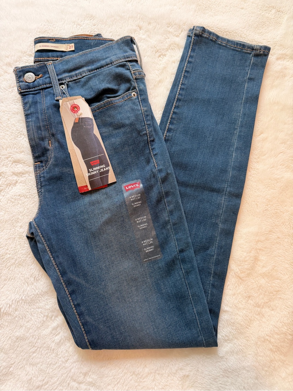 Levi's Women's Skinny Jeans in Medium Blue Wash